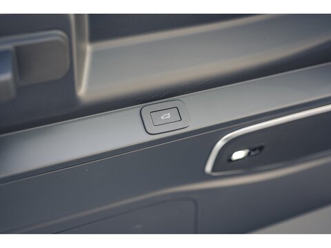 3.0 P550e 38.2kWh Autobiography SUV 5dr Petrol Plug-in Hybrid Auto 4WD Euro 6 (s/s) (550 ps)