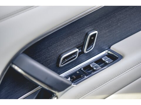 3.0 P550e 38.2kWh Autobiography SUV 5dr Petrol Plug-in Hybrid Auto 4WD Euro 6 (s/s) (550 ps)