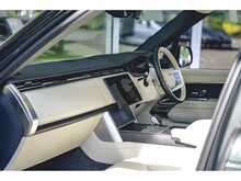 Land Rover Range Rover P550e Autobiography 