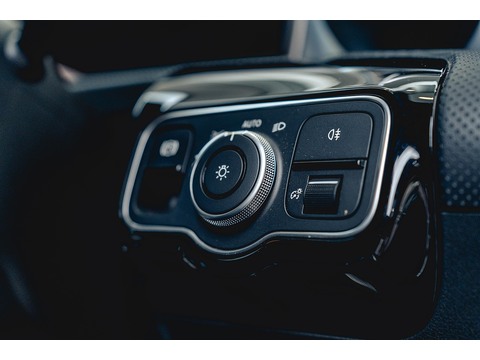 2.0 A35 AMG (Premium) Hatchback 5dr Petrol 7G-DCT 4MATIC Euro 6 (s/s) (306 ps)