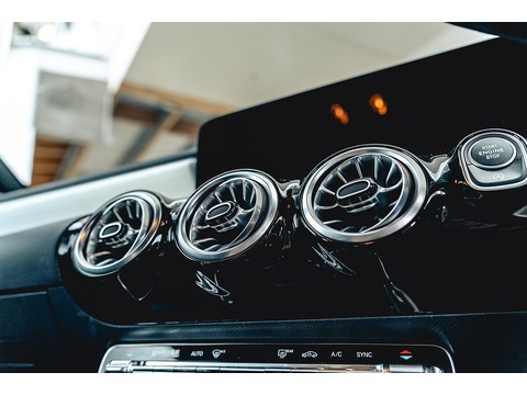 2.0 A35 AMG (Premium) Hatchback 5dr Petrol 7G-DCT 4MATIC Euro 6 (s/s) (306 ps)