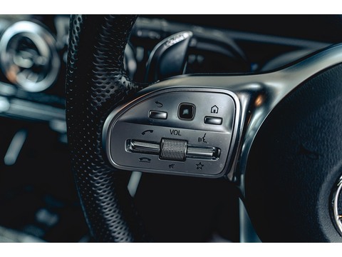 2.0 A35 AMG (Premium) Hatchback 5dr Petrol 7G-DCT 4MATIC Euro 6 (s/s) (306 ps)