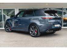 RANGE ROVER SPORT P440E FINISHED IN