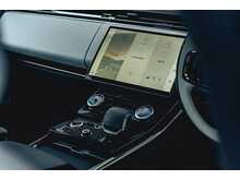 RANGE ROVER SPORT P440E FINISHED IN