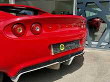 LOTUS ELISE 1.6 IN ARDENT RED