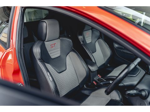 1.6T EcoBoost ST-2 Hatchback 3dr Petrol Manual Euro 5 (182 ps)