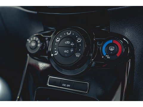 1.6T EcoBoost ST-2 Hatchback 3dr Petrol Manual Euro 5 (182 ps)