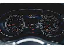 BENTLEY BENTAYGA V8 D FINISHED IN GALCIER WHITE