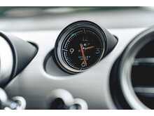 BENTLEY BENTAYGA V8 D FINISHED IN GALCIER WHITE