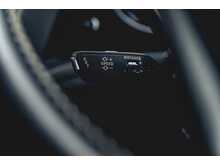 BENTLEY BENTAYGA V8 D FINISHED IN GALCIER WHITE