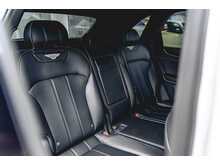 BENTLEY BENTAYGA V8 D FINISHED IN GALCIER WHITE