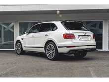 BENTLEY BENTAYGA V8 D FINISHED IN GALCIER WHITE