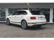 BENTLEY BENTAYGA V8 D FINISHED IN GALCIER WHITE
