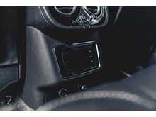 BENTLEY BENTAYGA V8 D FINISHED IN GALCIER WHITE