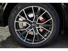 AUDI Q5 Sportback in Mythos Black