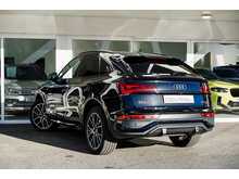 AUDI Q5 Sportback in Mythos Black