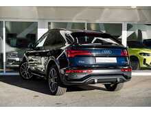 AUDI Q5 Sportback in Mythos Black