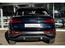 AUDI Q5 Sportback in Mythos Black