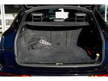 AUDI Q5 Sportback in Mythos Black