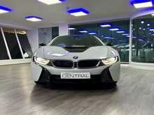 BMW I8 FINISHED IN CRYSTAL WHITE (PEARL)