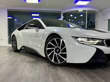 BMW I8 FINISHED IN CRYSTAL WHITE (PEARL)