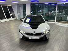 BMW I8 FINISHED IN CRYSTAL WHITE (PEARL)
