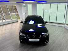 BMW 3 SERIES 320D IN BLACK