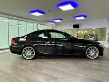 BMW 3 SERIES 320D IN BLACK