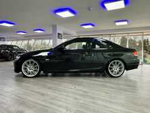 BMW 3 SERIES 320D IN BLACK