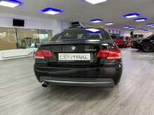 BMW 3 SERIES 320D IN BLACK
