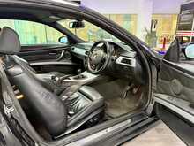 BMW 3 SERIES 320D IN BLACK