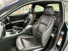 BMW 3 SERIES 320D IN BLACK