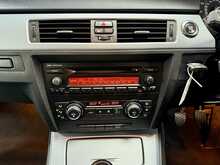 BMW 3 SERIES 320D IN BLACK