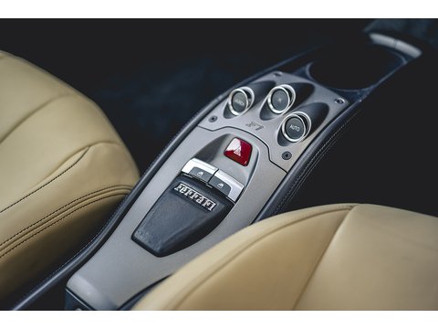 4.5 Italia Coupe 2dr Petrol F1 DCT Euro 5 (570 bhp)