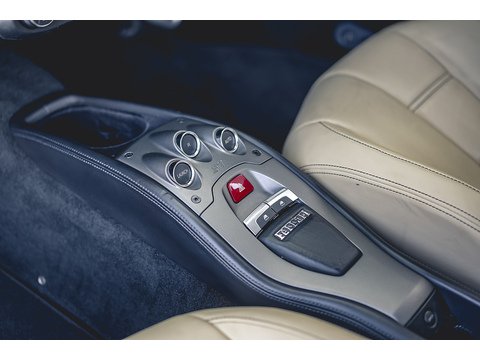 4.5 Italia Coupe 2dr Petrol F1 DCT Euro 5 (570 bhp)