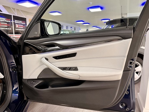 4.4 V8 GPF Saloon 4dr Petrol Steptronic xDrive Euro 6 (s/s) (600 ps)