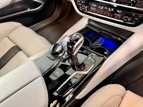 4.4 V8 GPF Saloon 4dr Petrol Steptronic xDrive Euro 6 (s/s) (600 ps)