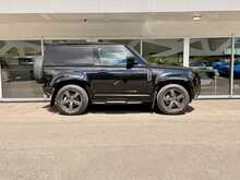 LAND ROVER DEFENDER 90 X-DYNAMIC