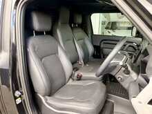 LAND ROVER DEFENDER 90 X-DYNAMIC