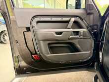 LAND ROVER DEFENDER 90 X-DYNAMIC
