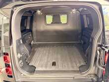LAND ROVER DEFENDER 90 X-DYNAMIC