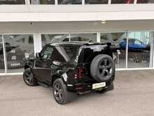 LAND ROVER DEFENDER 90 X-DYNAMIC