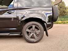 LAND ROVER DEFENDER 90 X-DYNAMIC