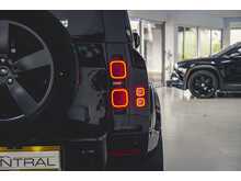 LAND ROVER DEFENDER 90 X-DYNAMIC