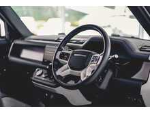 LAND ROVER DEFENDER 90 X-DYNAMIC