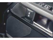 LAND ROVER DEFENDER 90 X-DYNAMIC