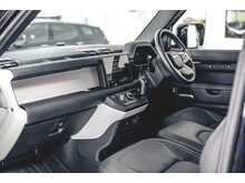 LAND ROVER DEFENDER 90 X-DYNAMIC