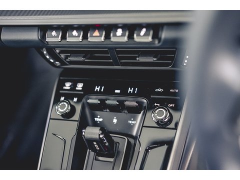 3.0T 992 Carrera Coupe 2dr Petrol PDK Euro 6 (s/s) (394 ps)