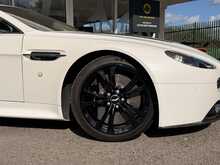 ASTON MARTIN V12 VANTAGE IN PEARLESCENT WHITE
