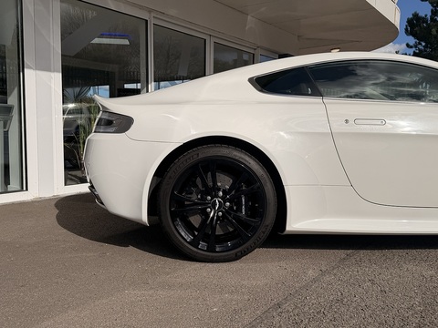 Vantage  Hatchback 5.9 Manual Petrol